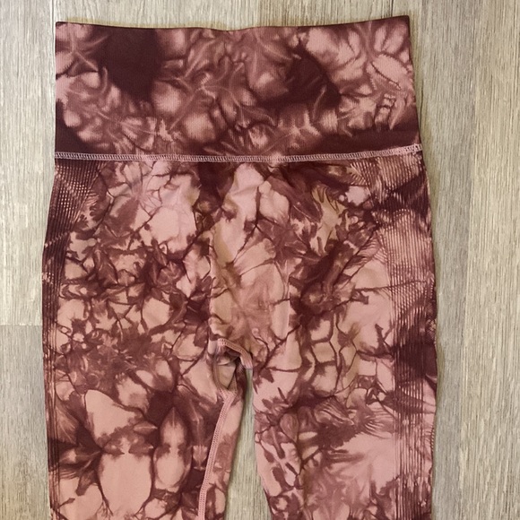 Amazon Booty scrunch splash Tie dye seamless leggings - Picture 3 of 6